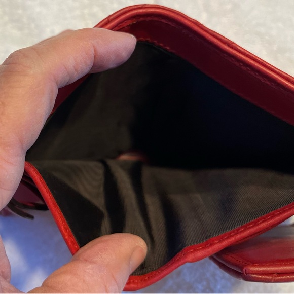 Gucci Marmont Red Compact Wallet - Picture 7 of 10